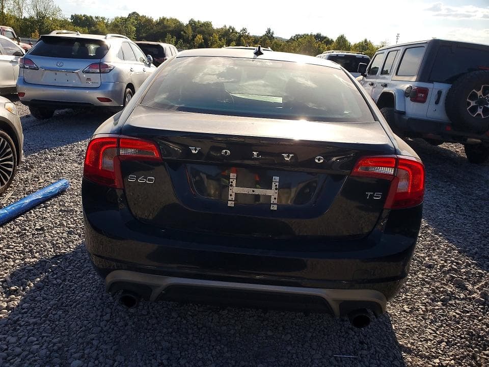 2017 VOLVO S60 6