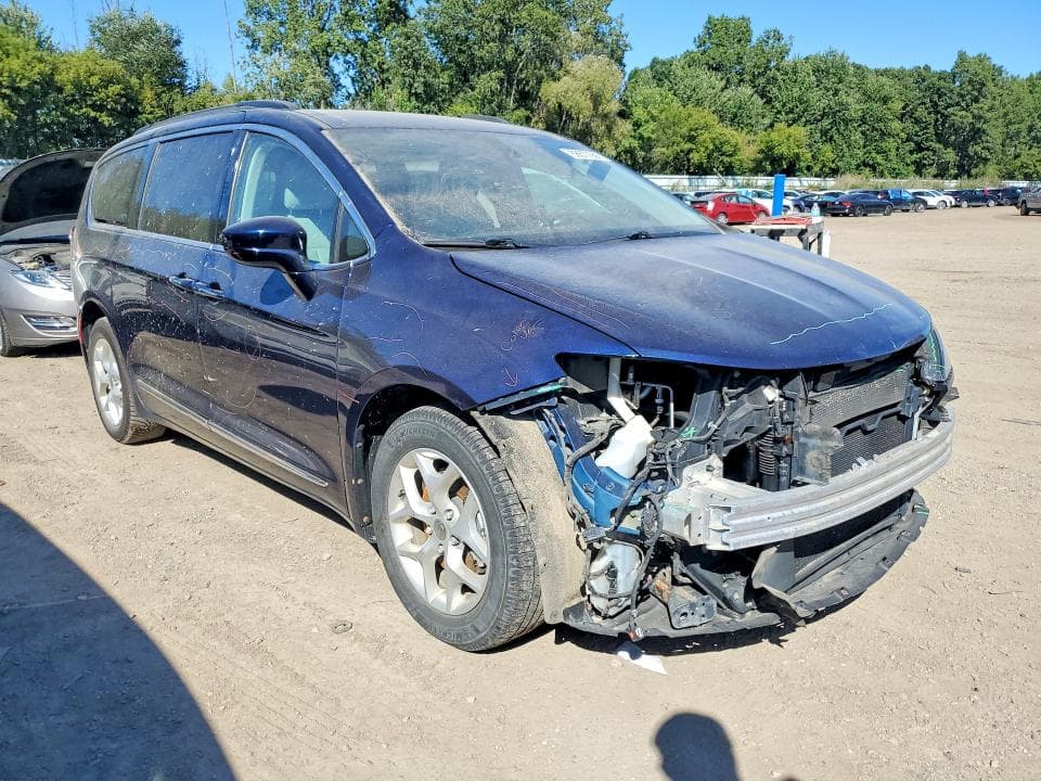 2017 CHRYSLER PACIFICA TOURING L 4