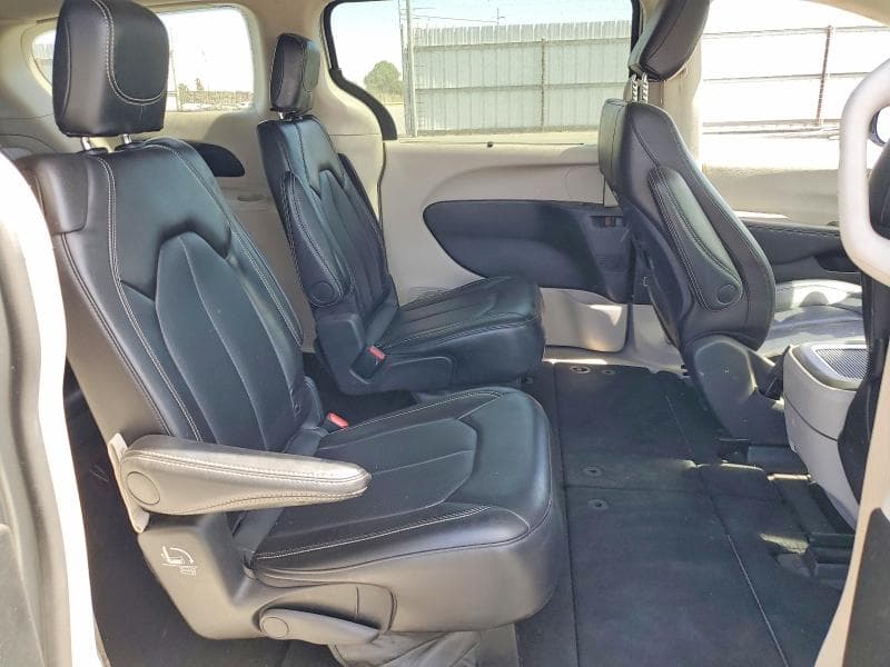 2024 CHRYSLER PACIFICA TOURING L 11
