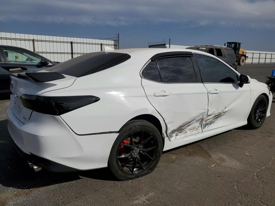 2019 TOYOTA CAMRY LE 3