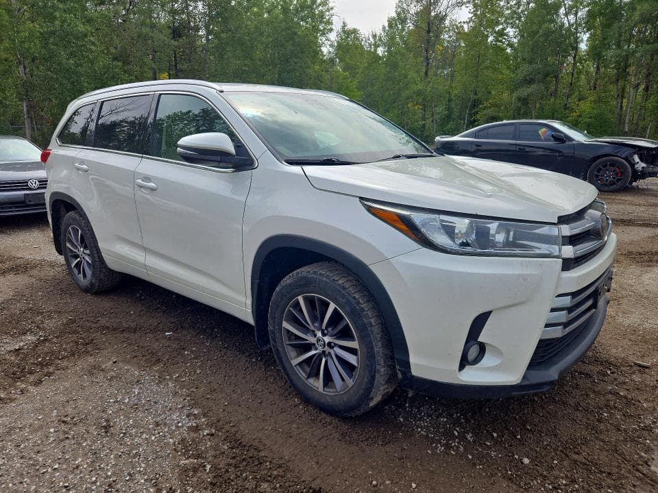 2017 TOYOTA HIGHLANDER XLE 4