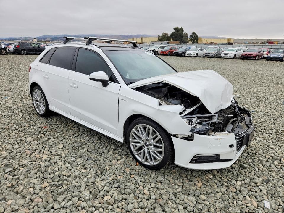 2018 AUDI A3 E-TRON PREMIUM PLUS 4