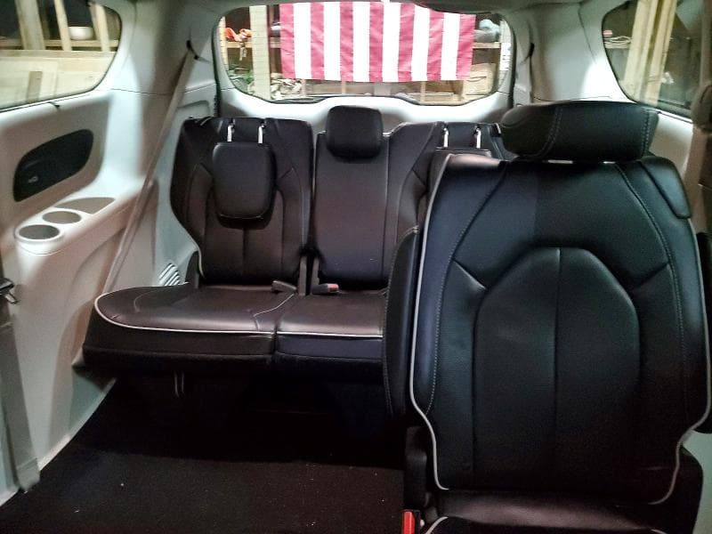 2023 CHRYSLER PACIFICA LIMITED 10