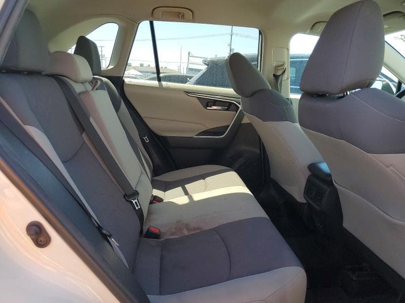 2021 TOYOTA RAV4 XLE 11