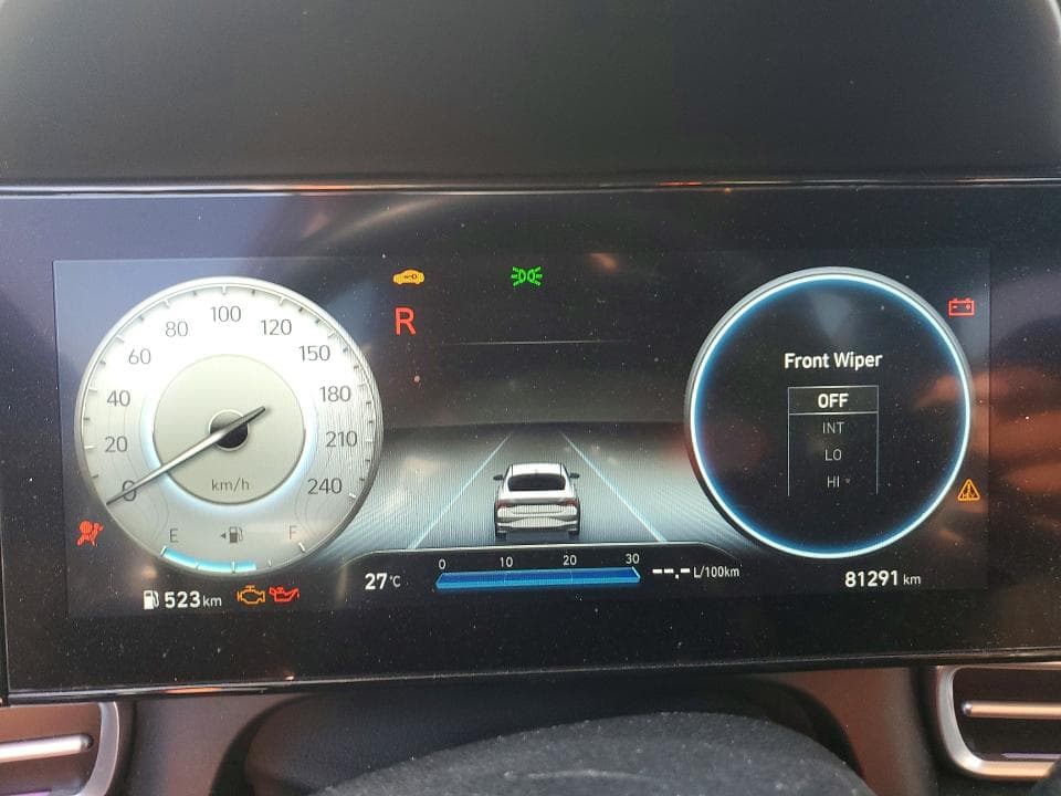 2023 HYUNDAI ELANTRA LIMITED 4