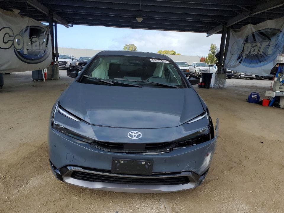 2025 TOYOTA PRIUS XLE 5