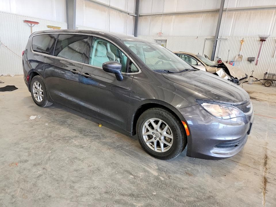 2017 CHRYSLER PACIFICA TOURING 4