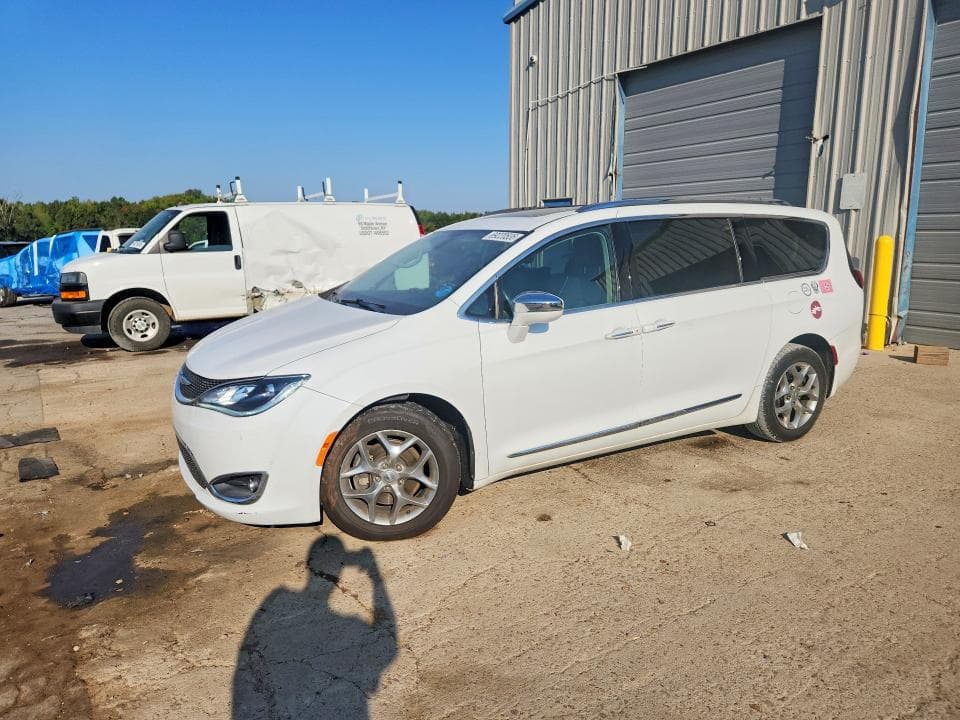 2018 CHRYSLER PACIFICA LIMITED - 1