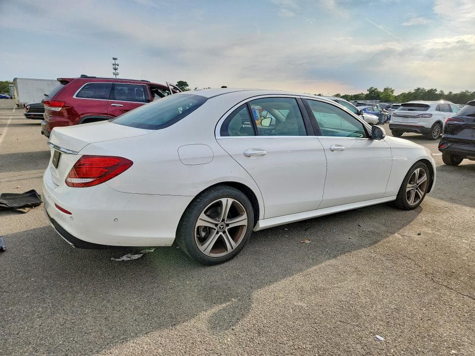 2018 MERCEDES-BENZ E 300 3