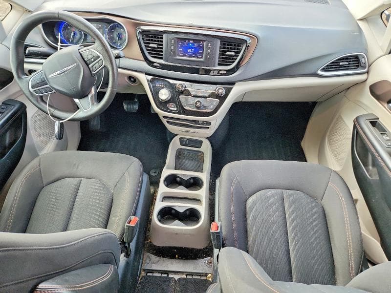 2017 CHRYSLER PACIFICA LX 8