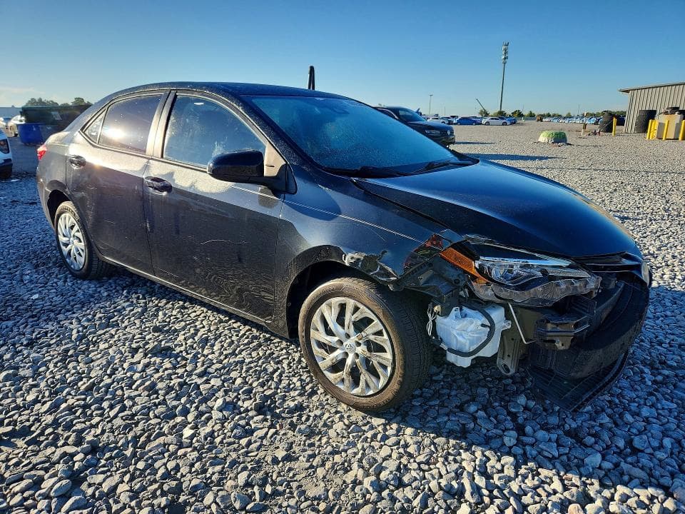 2017 TOYOTA COROLLA LE 4