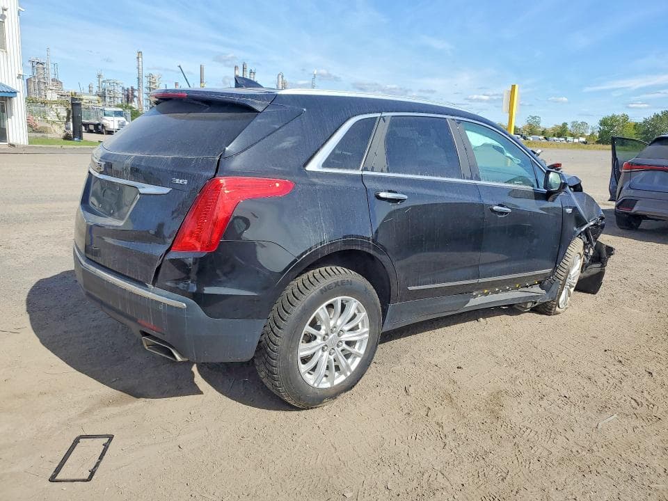 2017 CADILLAC XT5 3