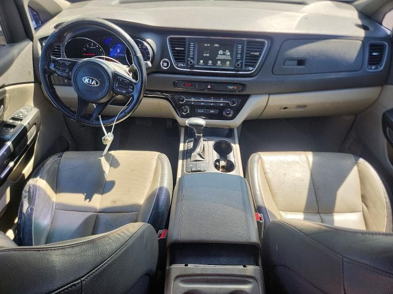 2017 KIA SEDONA LX 8