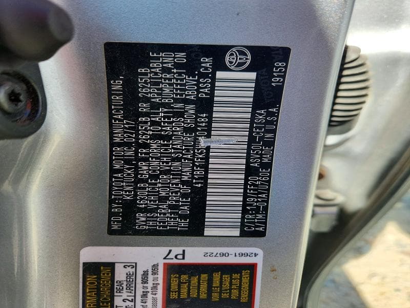 2017 TOYOTA CAMRY SE 12