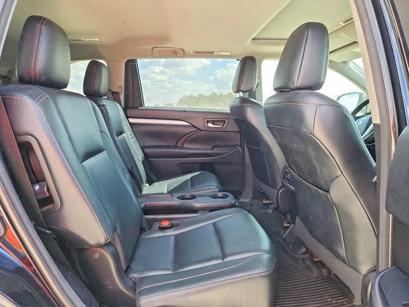 2018 TOYOTA HIGHLANDER XLE 11