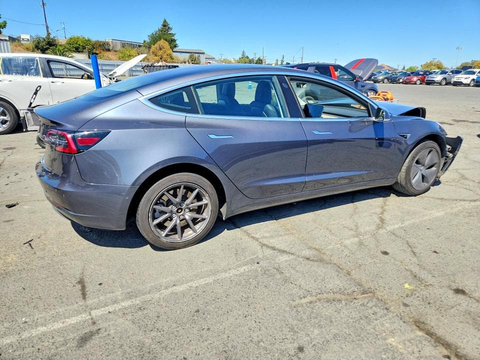 2018 TESLA MODEL 3 3