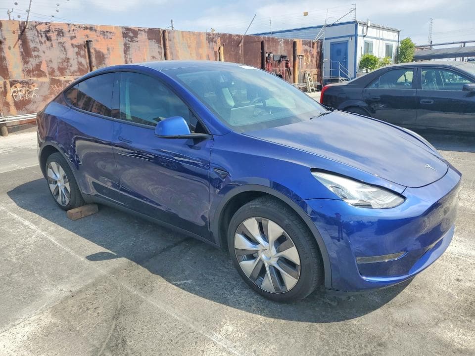 2023 TESLA MODEL Y 4