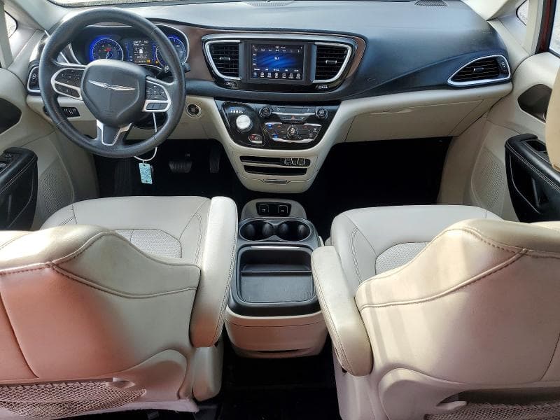2021 CHRYSLER VOYAGER LXI 8