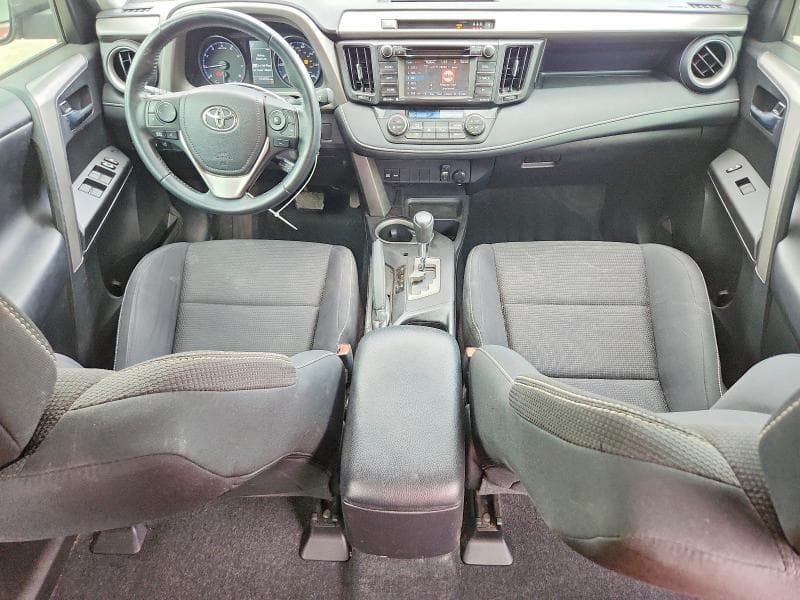 2017 TOYOTA RAV4 XLE 8