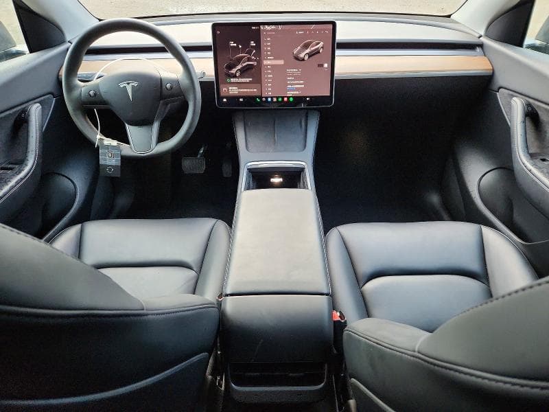 2022 TESLA MODEL Y 8