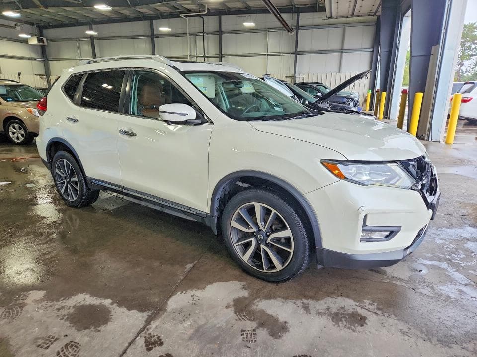 2017 NISSAN ROGUE SL 4
