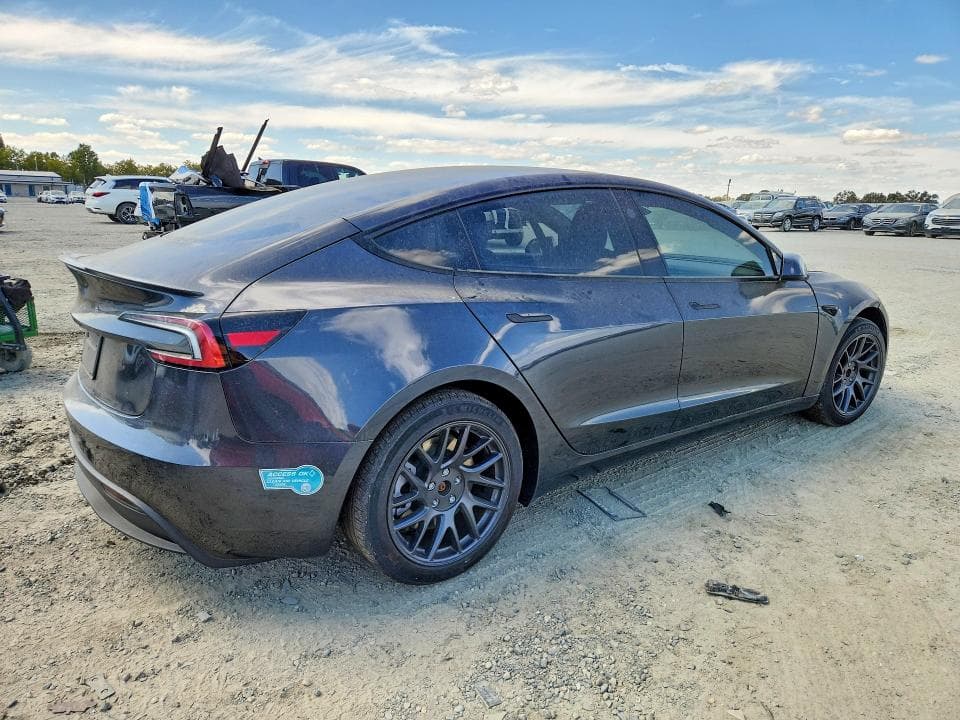 2025 TESLA MODEL 3 3