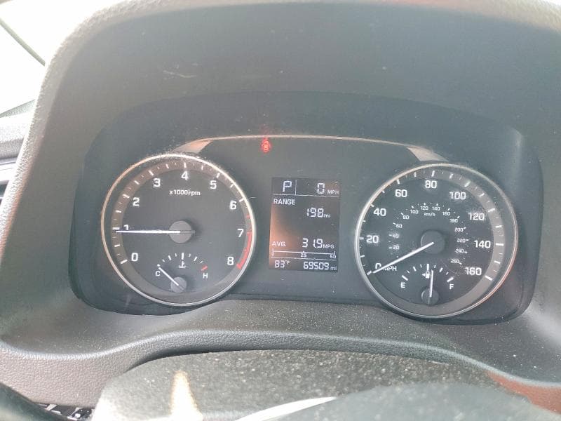 2017 HYUNDAI ELANTRA SE 9