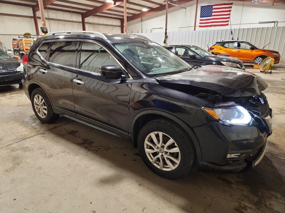 2017 NISSAN ROGUE SV 4