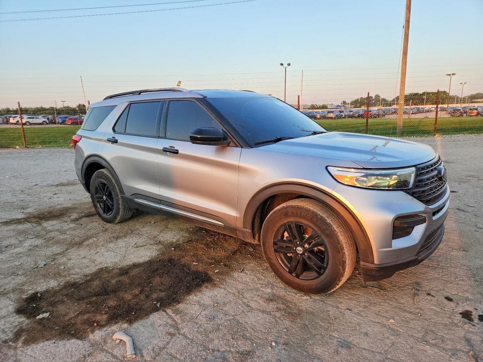 2021 FORD EXPLORER XLT 4