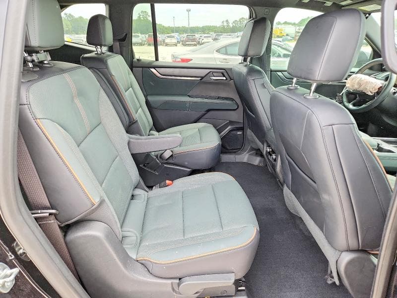 2025 GMC ACADIA AT4 11