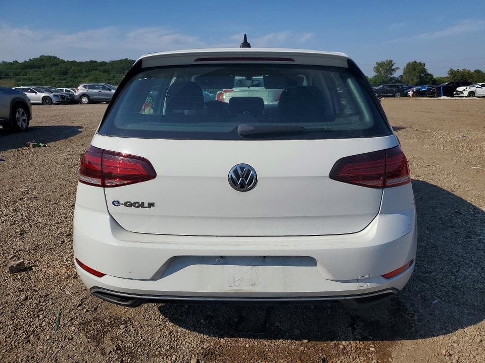 2018 VOLKSWAGEN E-GOLF SE 6
