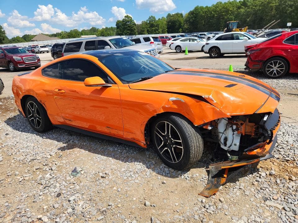 2020 FORD MUSTANG 4