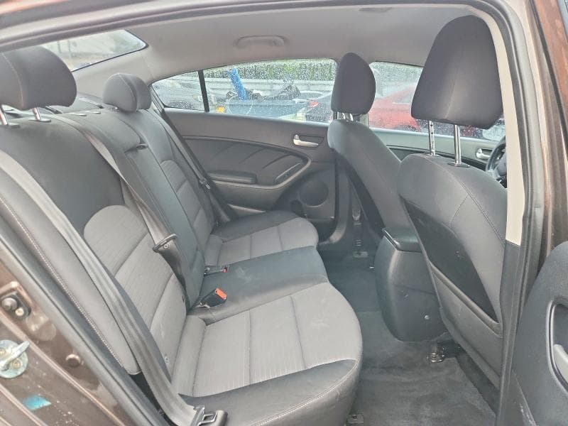 2017 KIA FORTE LX 10