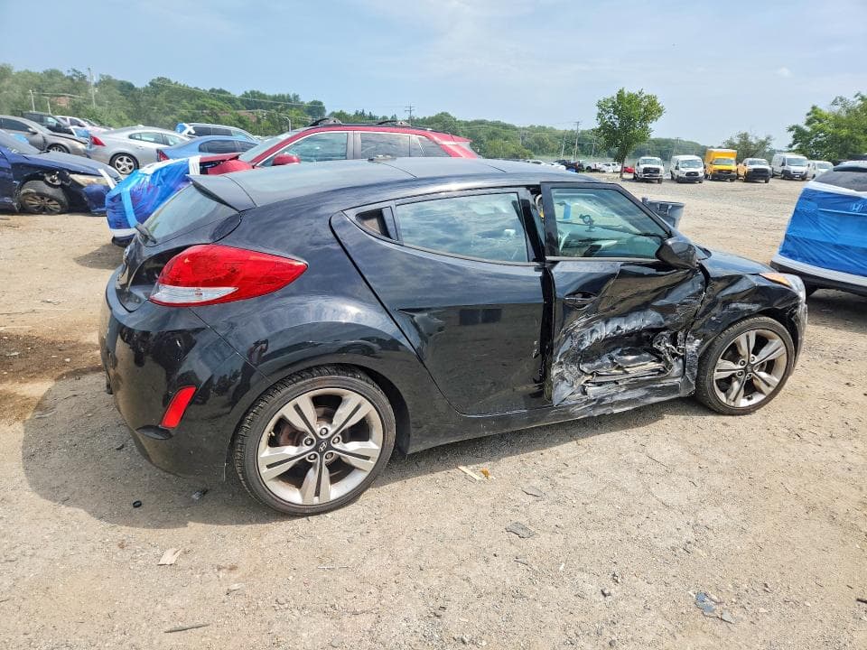 2017 HYUNDAI VELOSTER VALUE EDITION 3