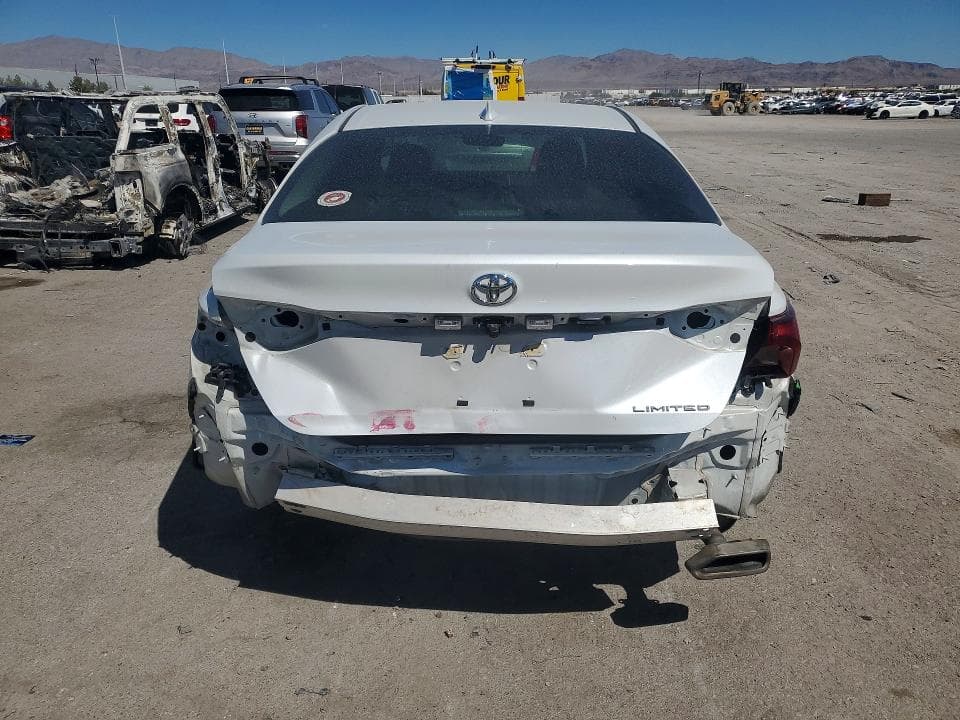 2019 TOYOTA AVALON LIMITED 6