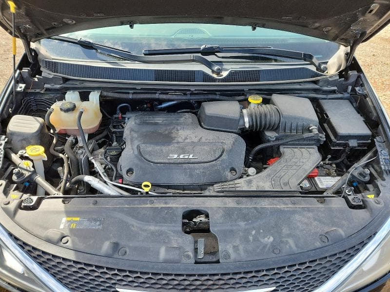 2018 CHRYSLER PACIFICA LIMITED 12