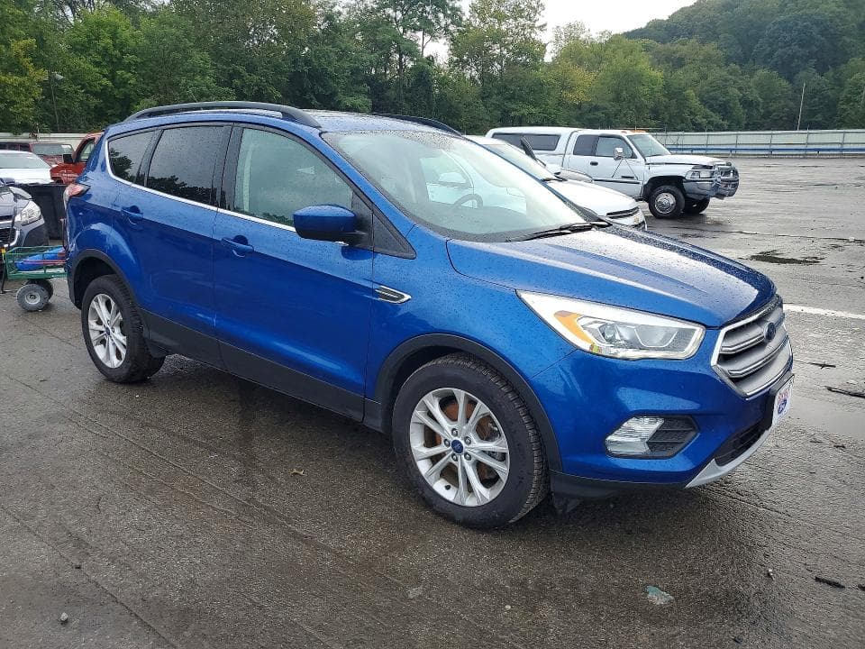 2017 FORD ESCAPE SE 4