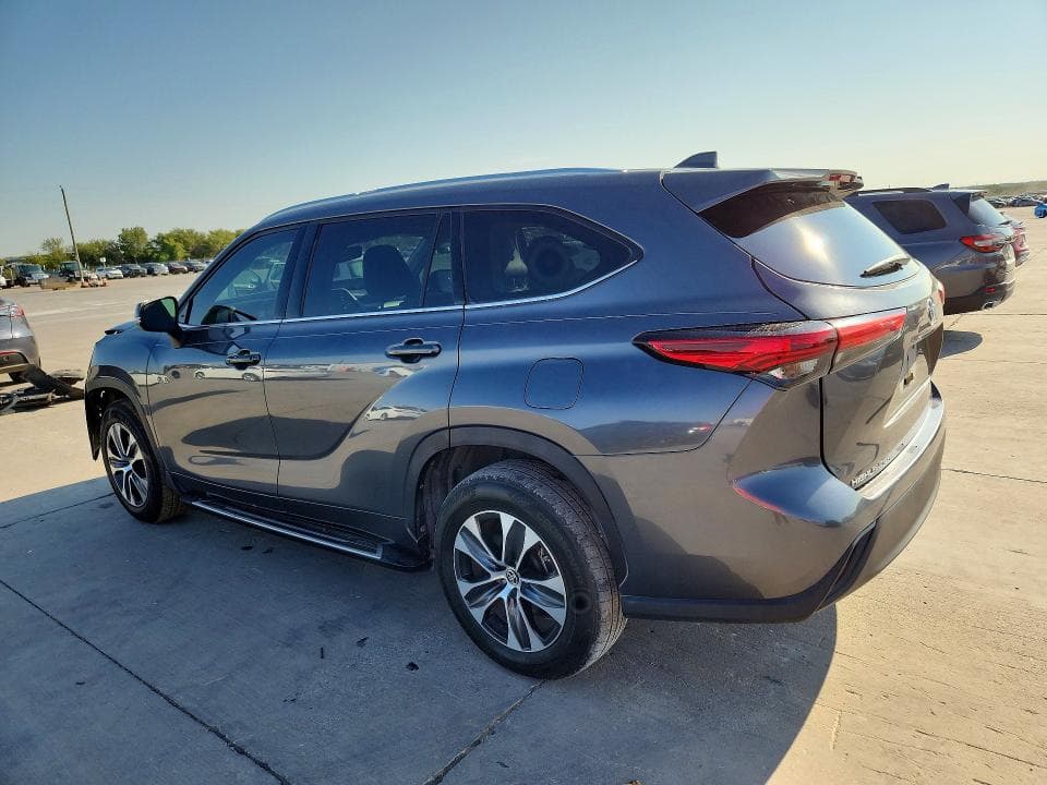 2020 TOYOTA HIGHLANDER XLE 2