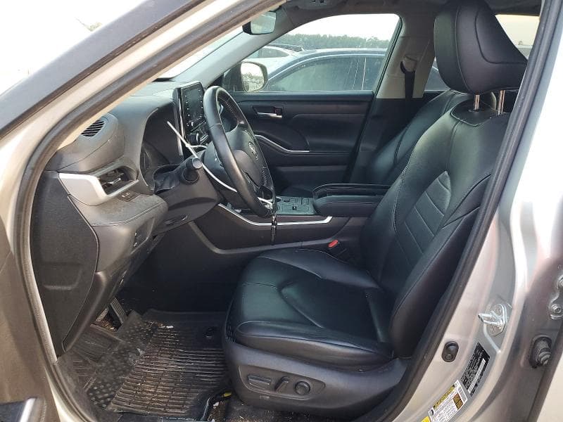 2020 TOYOTA HIGHLANDER XLE 7