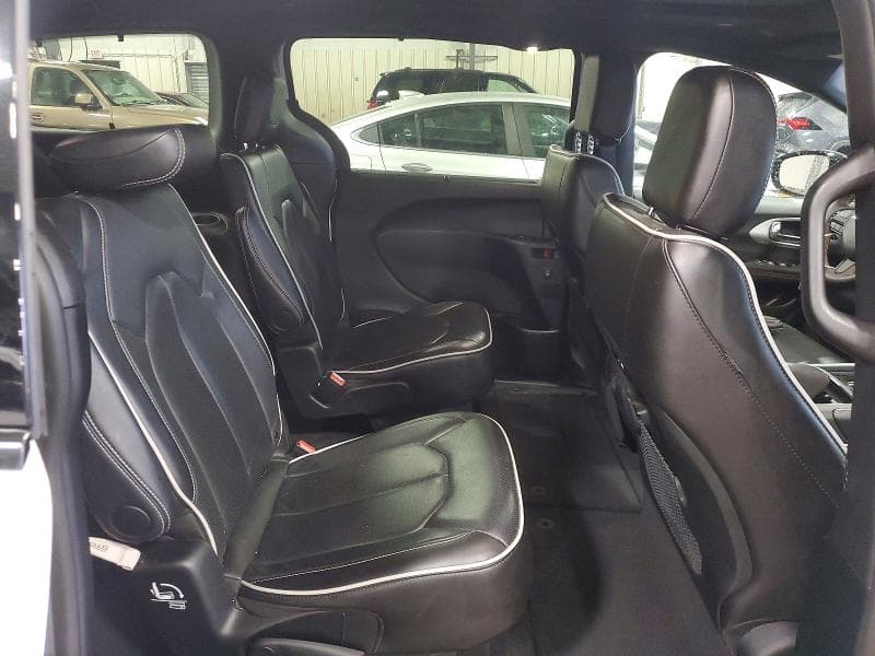 2025 CHRYSLER PACIFICA LIMITED 10