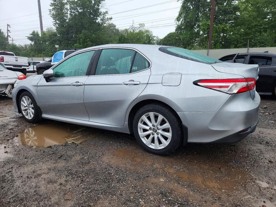 2018 TOYOTA CAMRY LE 2