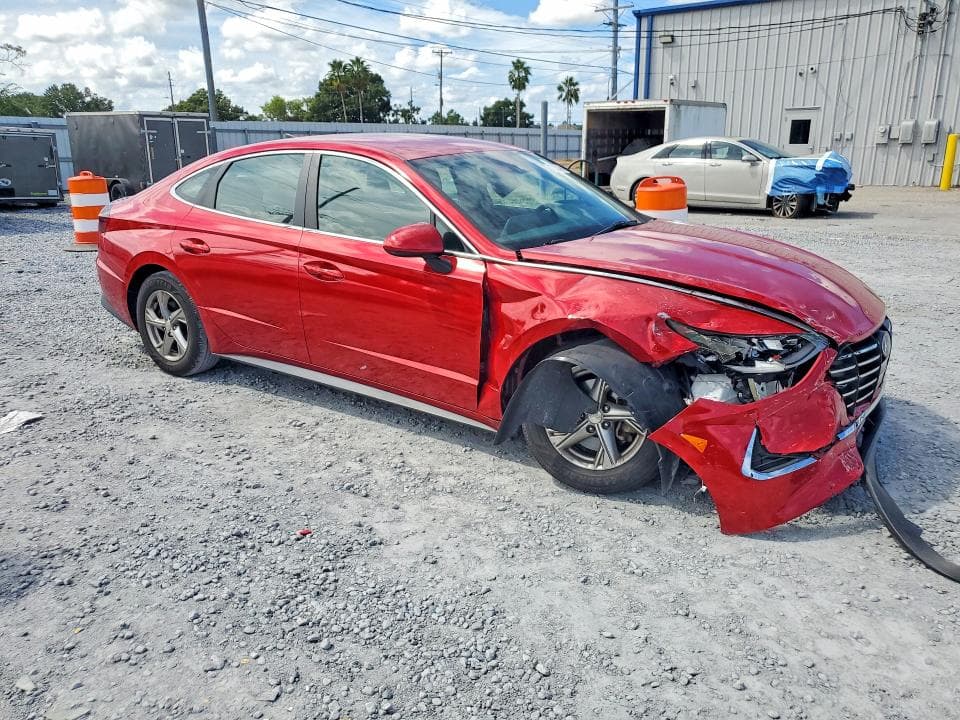 2022 HYUNDAI SONATA SE 4