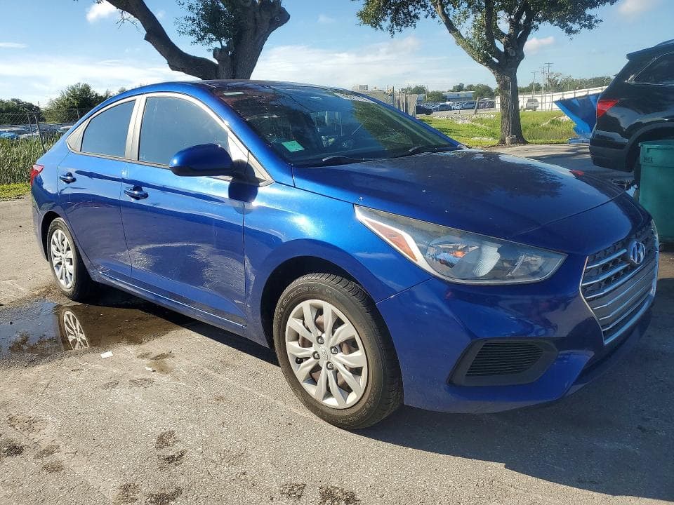 2019 HYUNDAI ACCENT SE 4