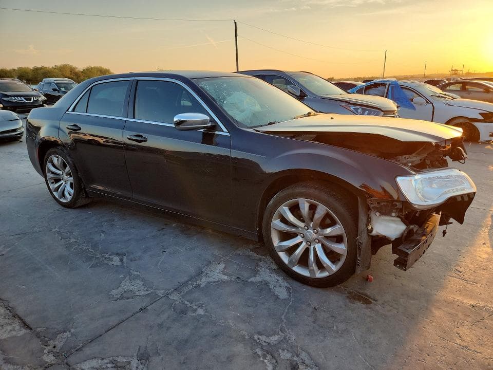 2019 CHRYSLER 300 4
