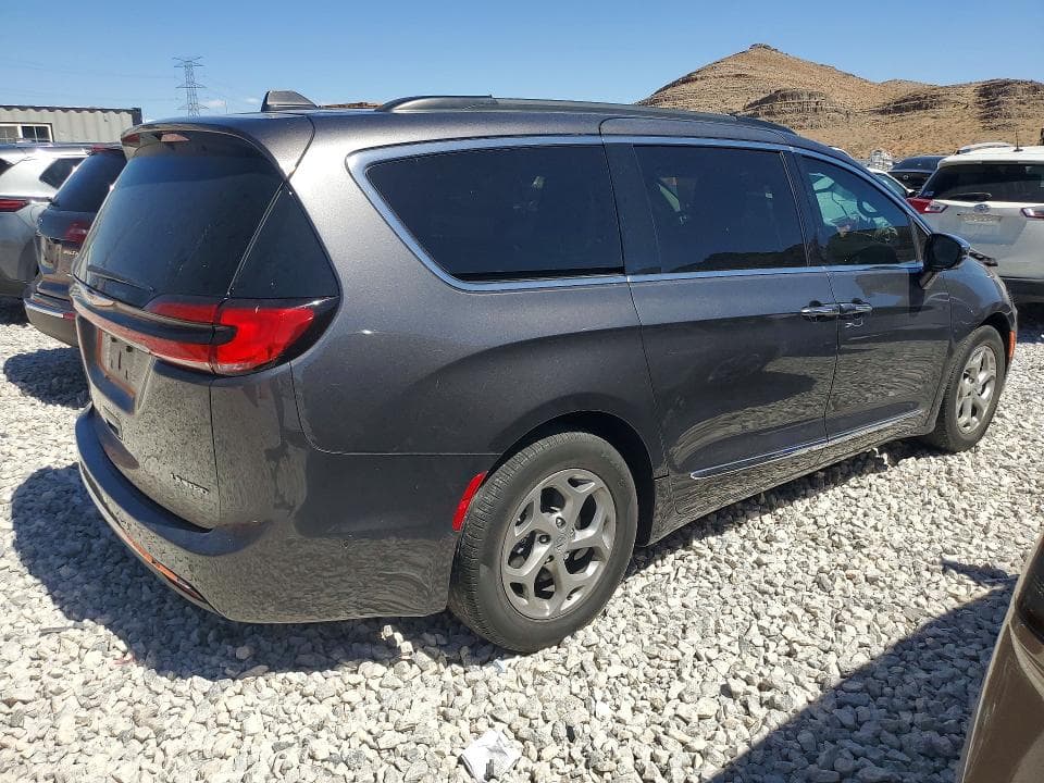 2022 CHRYSLER PACIFICA LIMITED 3