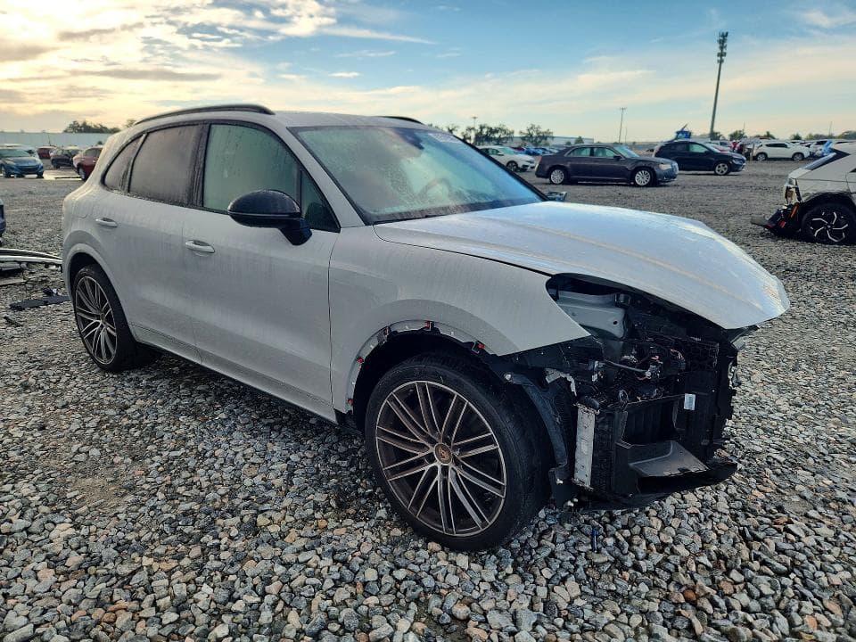 2022 PORSCHE CAYENNE 4