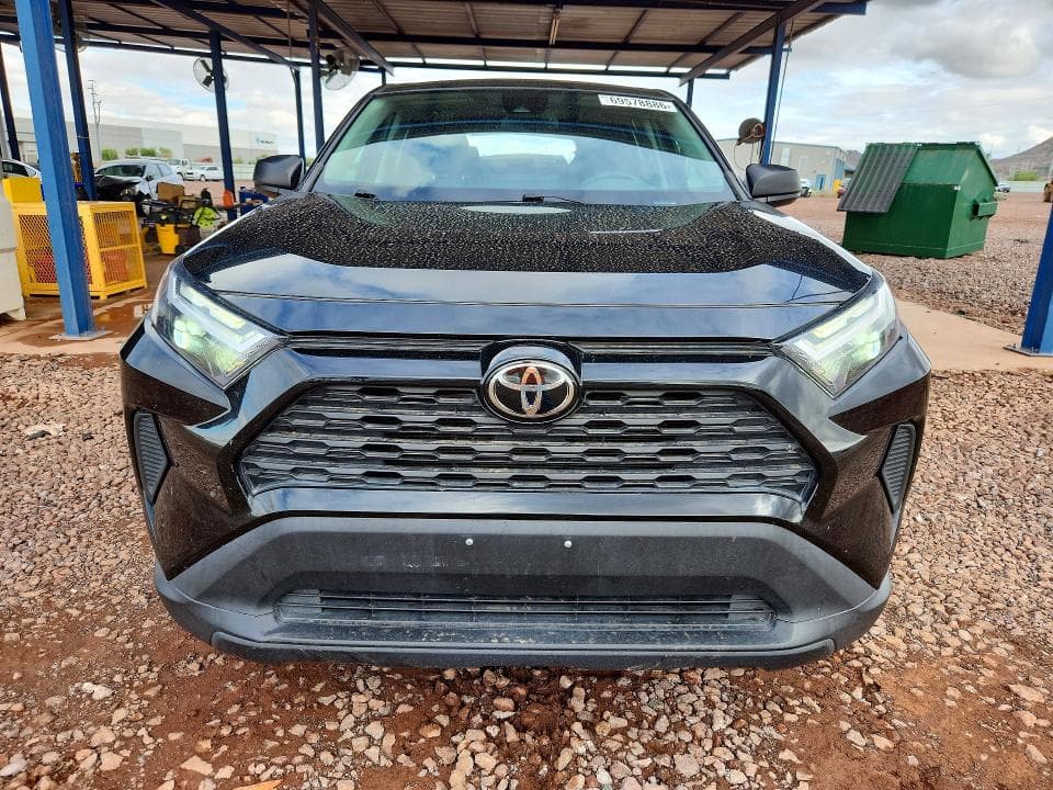 2023 TOYOTA RAV4 LE 5