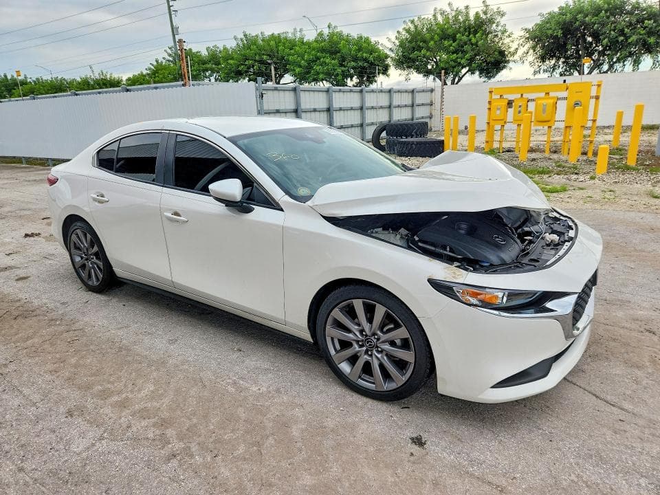 2022 MAZDA 3 SELECT 4