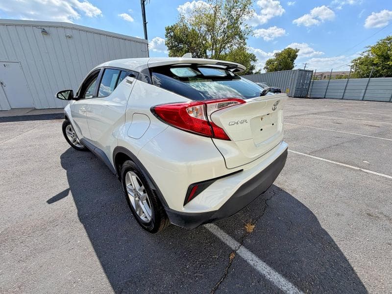 2021 TOYOTA C-HR LE 3