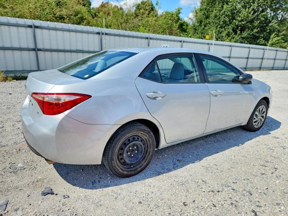 2017 TOYOTA COROLLA LE 3